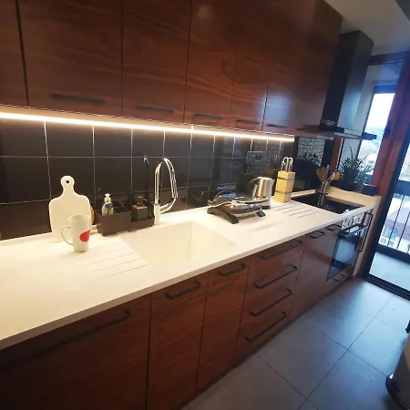 Mahogany Penthouse * Ni